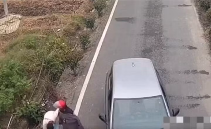 Tai xe khoc nac khi biet nguoi minh dam trung