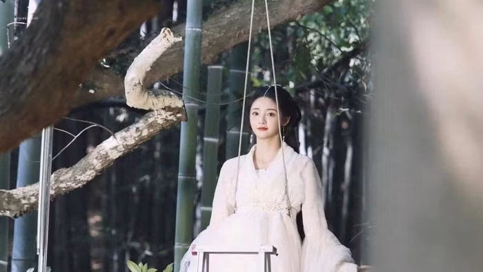 Mỹ nhân được cho là bản sao hoàn hảo của Lưu Diệc Phi My nhan duoc cho la ban sao hoan hao cua Luu Diec Phi