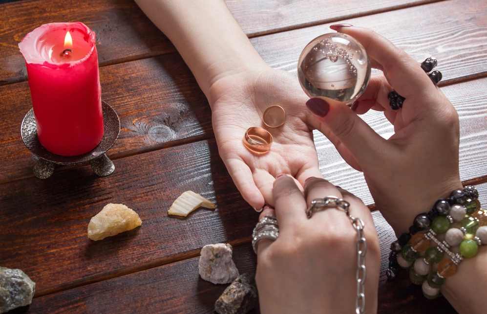 "Người yêu tôi nghiện xem bói tình duyên" ảnh 1