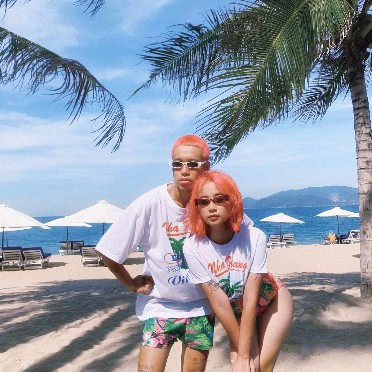 Cap doi 9X me du lich, dien do 'ton sur ton'-Hinh-16