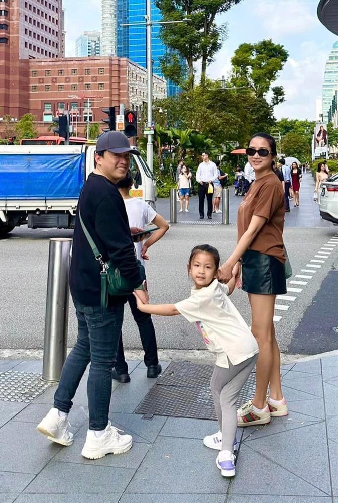 Lam Truong he lo ve ba xa kem 17 tuoi-Hinh-3