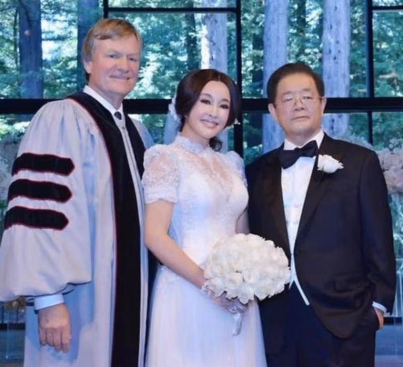 O tuoi 70 van tre dep, Luu Hieu Khanh co phep thuat gi?-Hinh-4