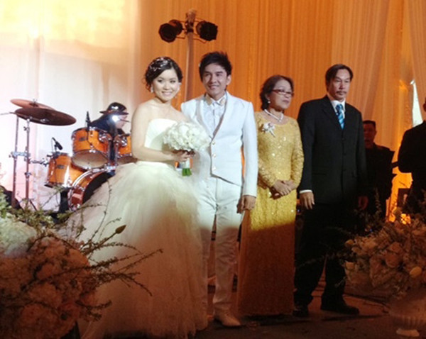 Đan Trường chia sẻ hình ảnh lam lũ của mẹ ruột là điều anh đau đáu nhất trong tim. Nam ca sĩ coi đây là điểm khởi đầu cho hành trình nỗ lực thành công của mình. "Nhiều hôm, tôi phải chứng kiến cảnh mẹ đi làm về khuya trong mưa gió, dắt xe đạp cọc cạch. Về tới nhà, mẹ còn phải lau dọn, giặt giũ. Những hình ảnh lam lũ của mẹ thôi thúc tôi phải phấn đấu, nỗ lực", Đan Trường nói.