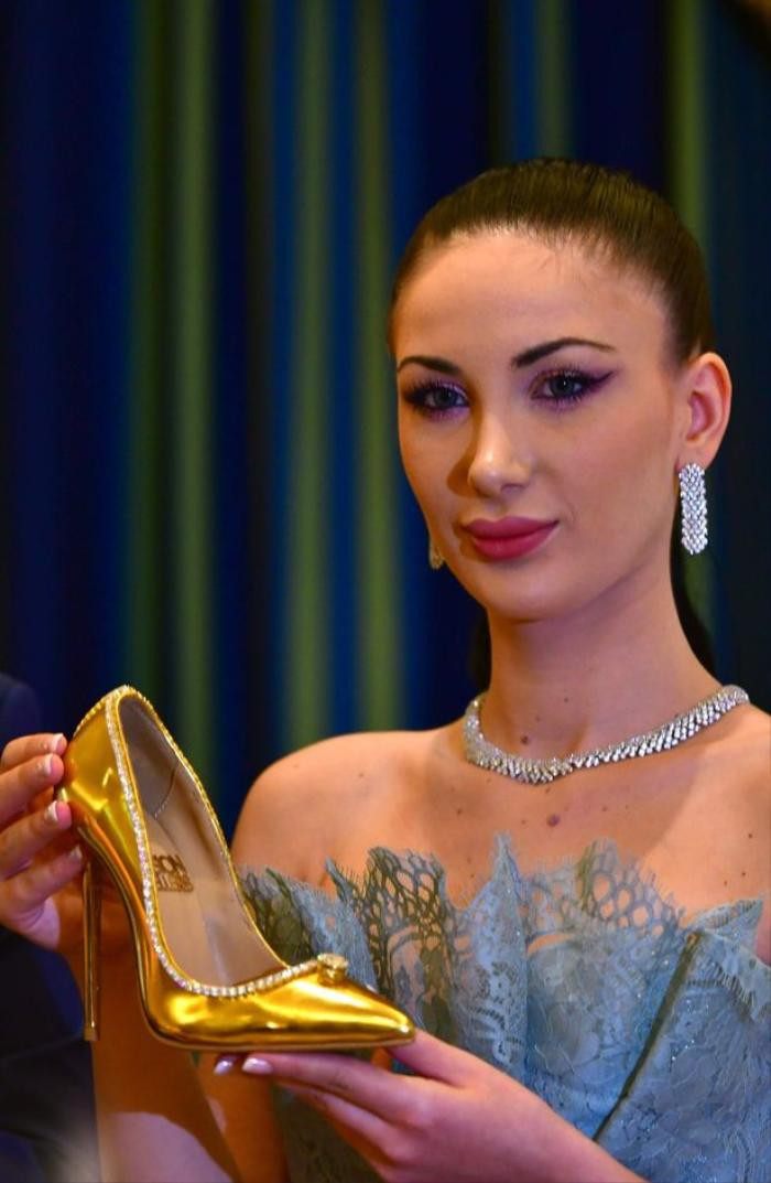 Soi doi giay 398 ty: La qua cuoi cua hoang tu Brunei?-Hinh-6