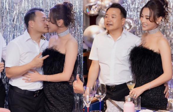 rong dịp sinh nhật Phương Oanh mới đây, Shark Bình ngay lập tức bị nhắc: "Cái tay kìa!"