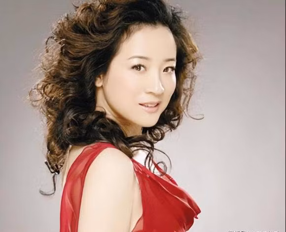 Nu dien vien hang nhat quoc dan, nhieu lan 