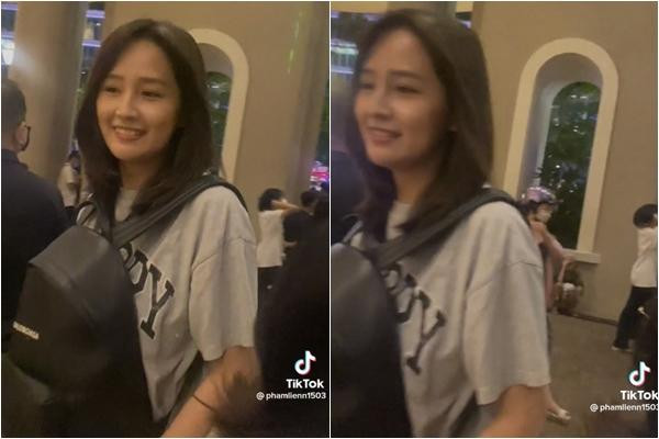 Là người đẹp nóng bỏng nhất nhì Vbiz nên mỗi lần Mai Phương Thúy xuất hiện với váy áo lộng lẫy, trang điểm chỉn chu đều thu hút sự chú ý của truyền thông. Gợi cảm trên thảm đỏ là thế, nhưng mỗi lần bị dân tình bắt gặp xuống phố, cựu Hoa hậu Việt Nam lại có phong cách hoàn toàn trái ngược.