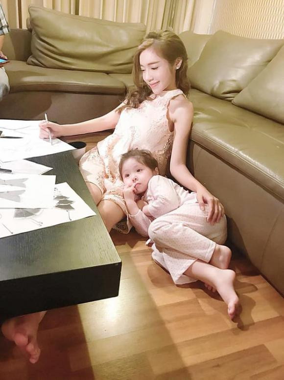 Elly Tran song sang chanh trong hai can ho cao cap-Hinh-2