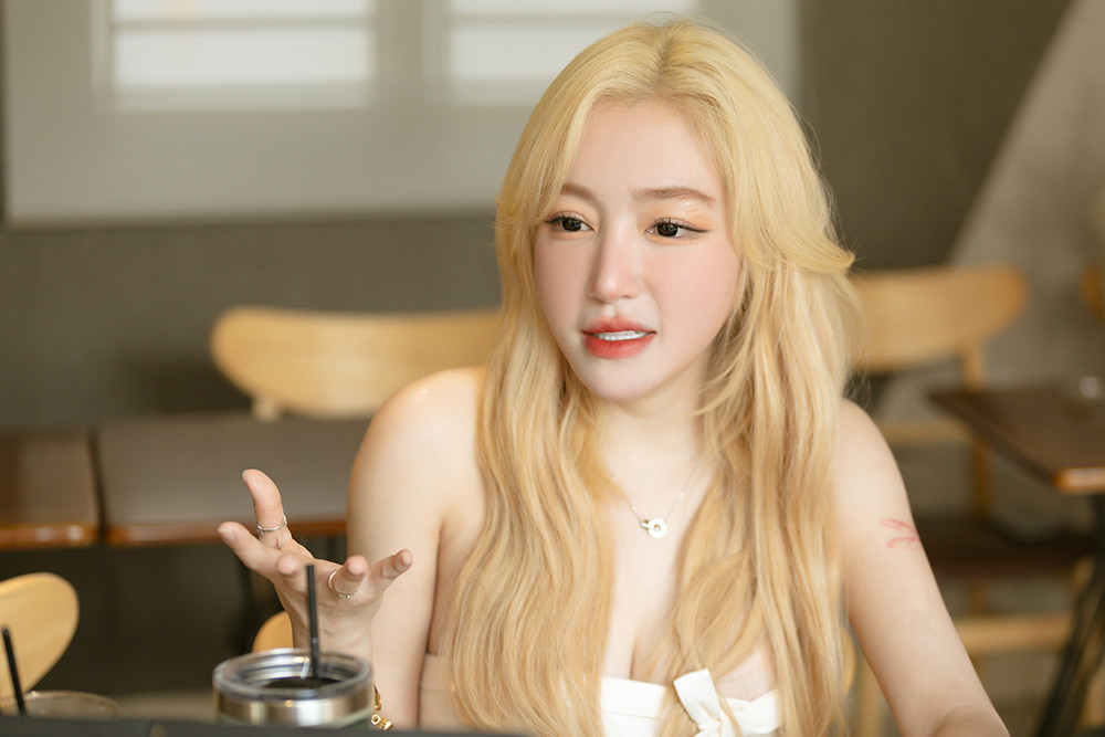 Elly Tran song sang chanh trong hai can ho cao cap