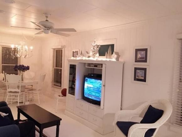 Elly Tran song sang chanh trong hai can ho cao cap-Hinh-11