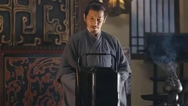 Tao Thao tang Tuan Uc chiec hop, mo xem lien tu sat: Ben trong co gi?-Hinh-6