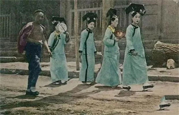 Sau khi nhà Thanh sụp đổ, cung nữ đều sống cô độc đến cuối đời - Hình 3 Sau khi nha Thanh sup do, cung nu deu song co doc den cuoi doi-Hinh-3