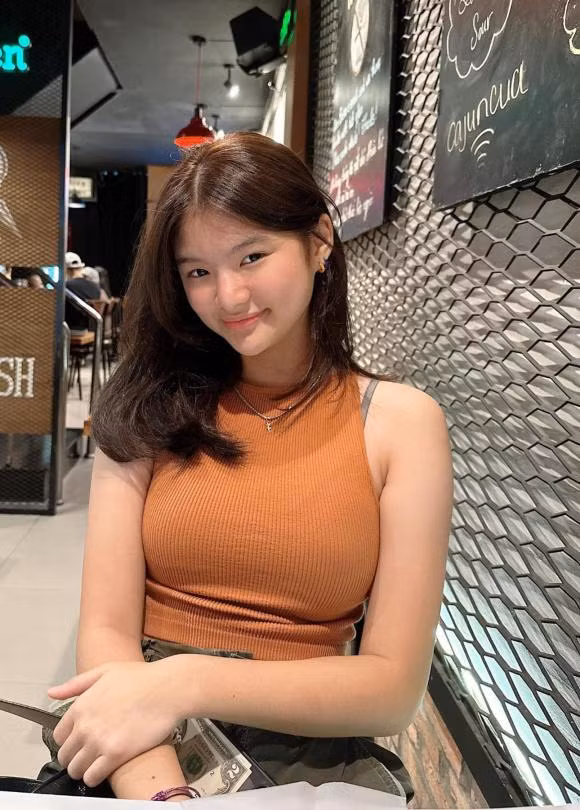 Con gai Truong Ngoc Anh 'tro ma' nhan sac khi thay doi kieu toc-Hinh-3