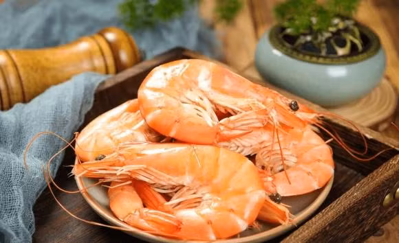 Mua tom nen chon tom thang hay tom cong?-Hinh-6