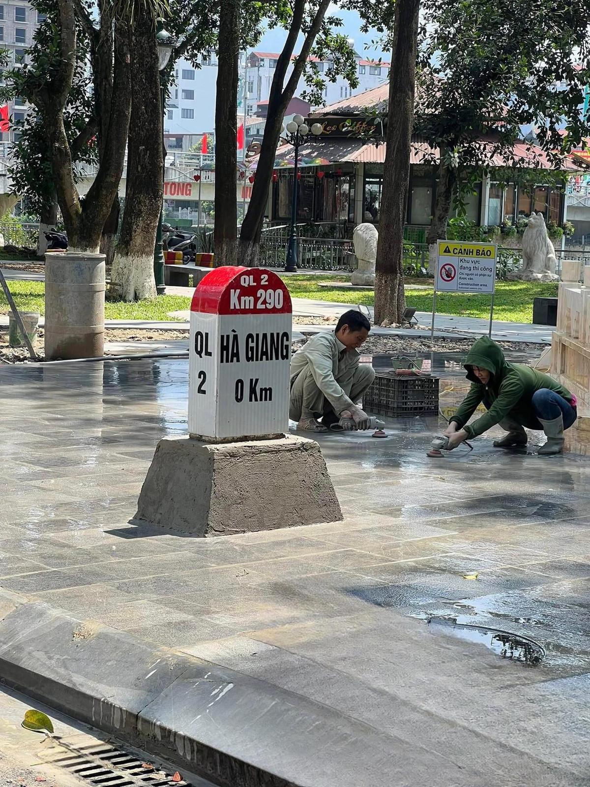 Cot moc Km0 tai Ha Giang duoc cam lai sau 3 ngay nho bo