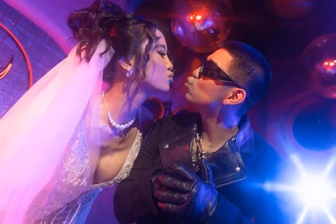 Sau gần 7 năm đồng hành cùng nhau, Vũ Ngọc Anh và Cường Seven quyết định tiến tới hôn nhân. Cặp đôi dự kiến tổ chức đám cưới tại Hà Nội trong tháng 7 này.