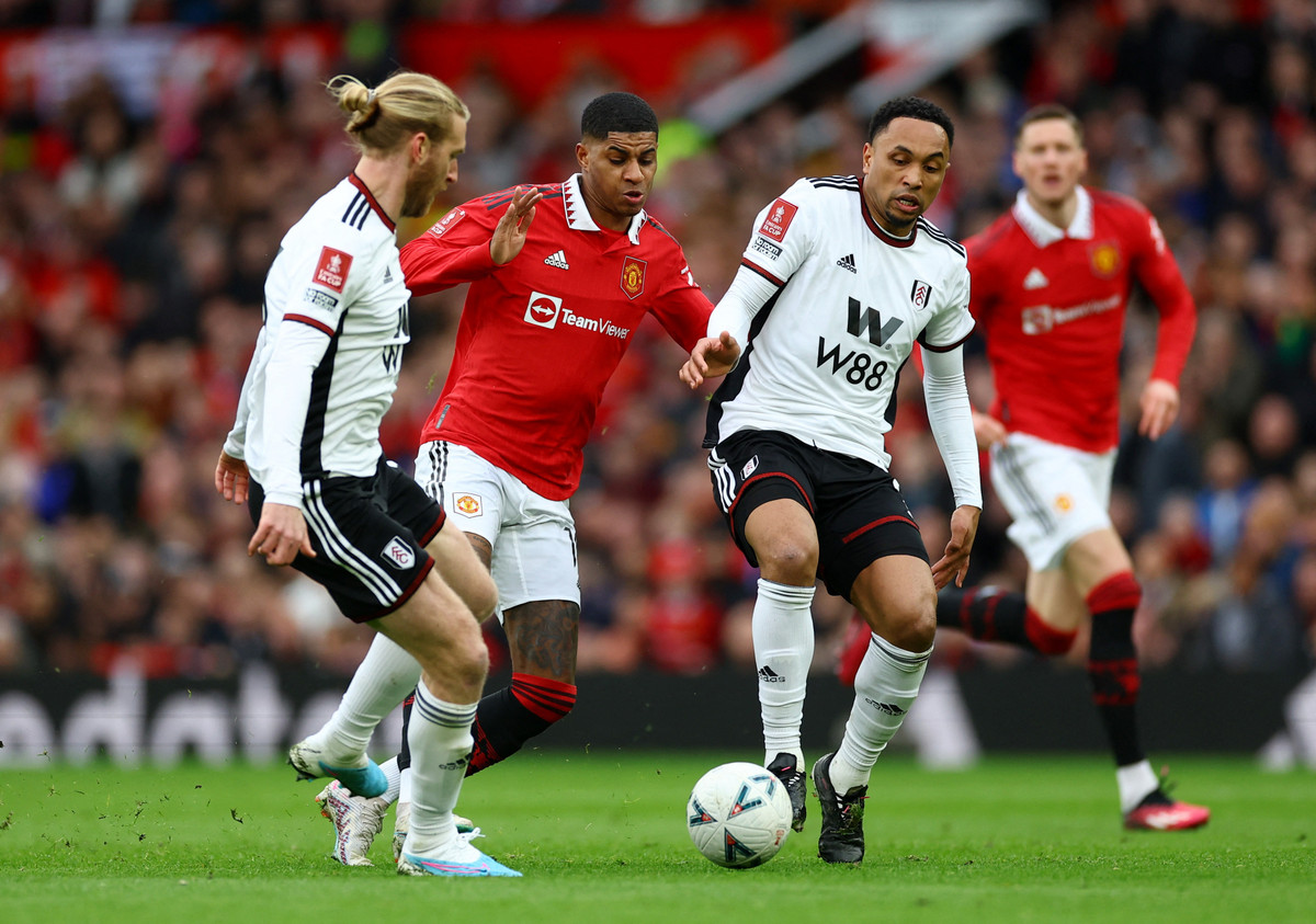 Marcus Rashford (Man United - 35,81 km/h): Rashford cũng đang chạm đỉnh phong độ với 27 bàn trên mọi đấu trường, 14 trong số đó tại Premier League. Cầu thủ người Anh sở hữu kỹ thuật tốt nên thường xuyên được HLV Ten Hag bố trí thi đấu dạt trái để phát huy hết điểm mạnh.