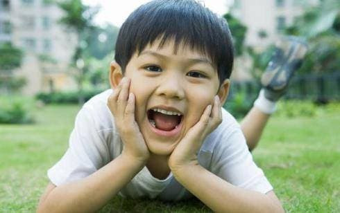 Sinh ngay am lich nay, con trai la than tai, con gai la quy toc