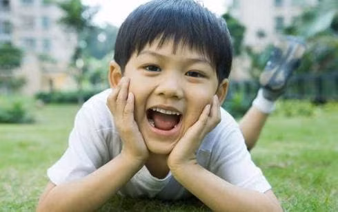 Sinh ngay am lich nay, con trai la than tai, con gai la quy toc