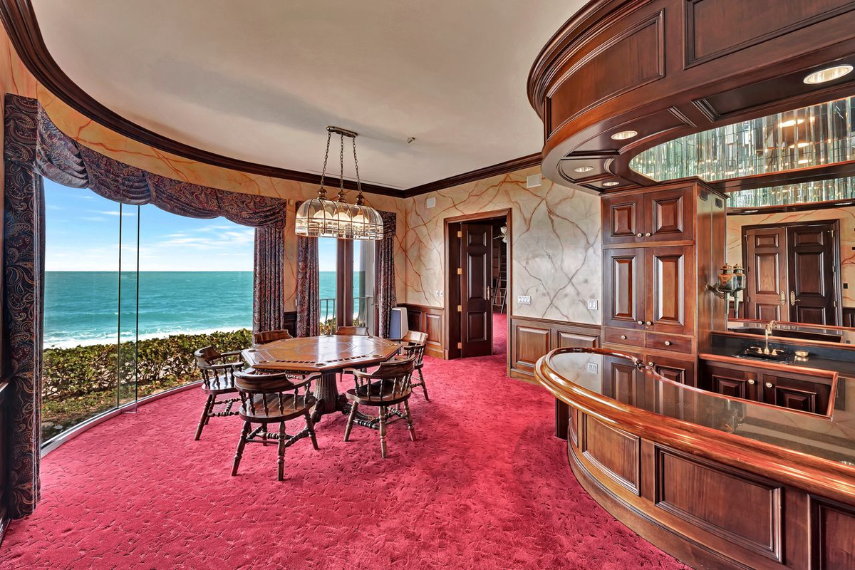 Ben trong can biet thu ven bien gan 30 trieu USD-Hinh-8