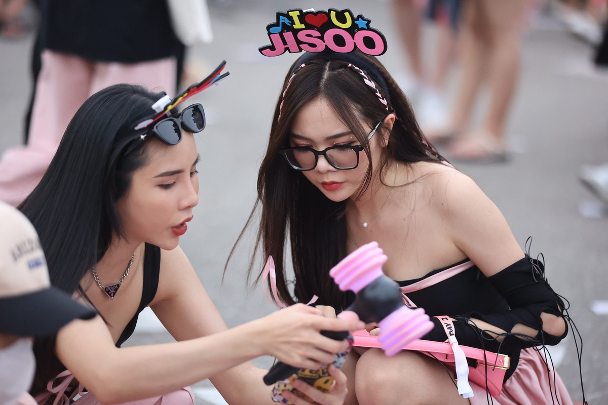 Truoc 2 dem dien o san My Dinh, BlackPink kiem tien the nao?-Hinh-4