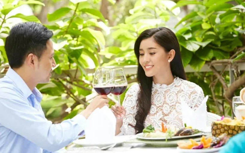 Di xem mat, nghe anh chang ho hoi khoe 