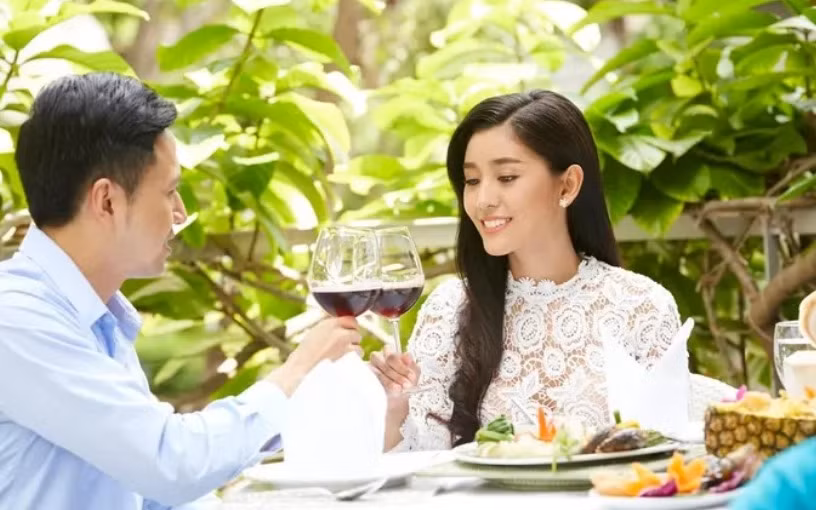 Di xem mat, nghe anh chang ho hoi khoe 