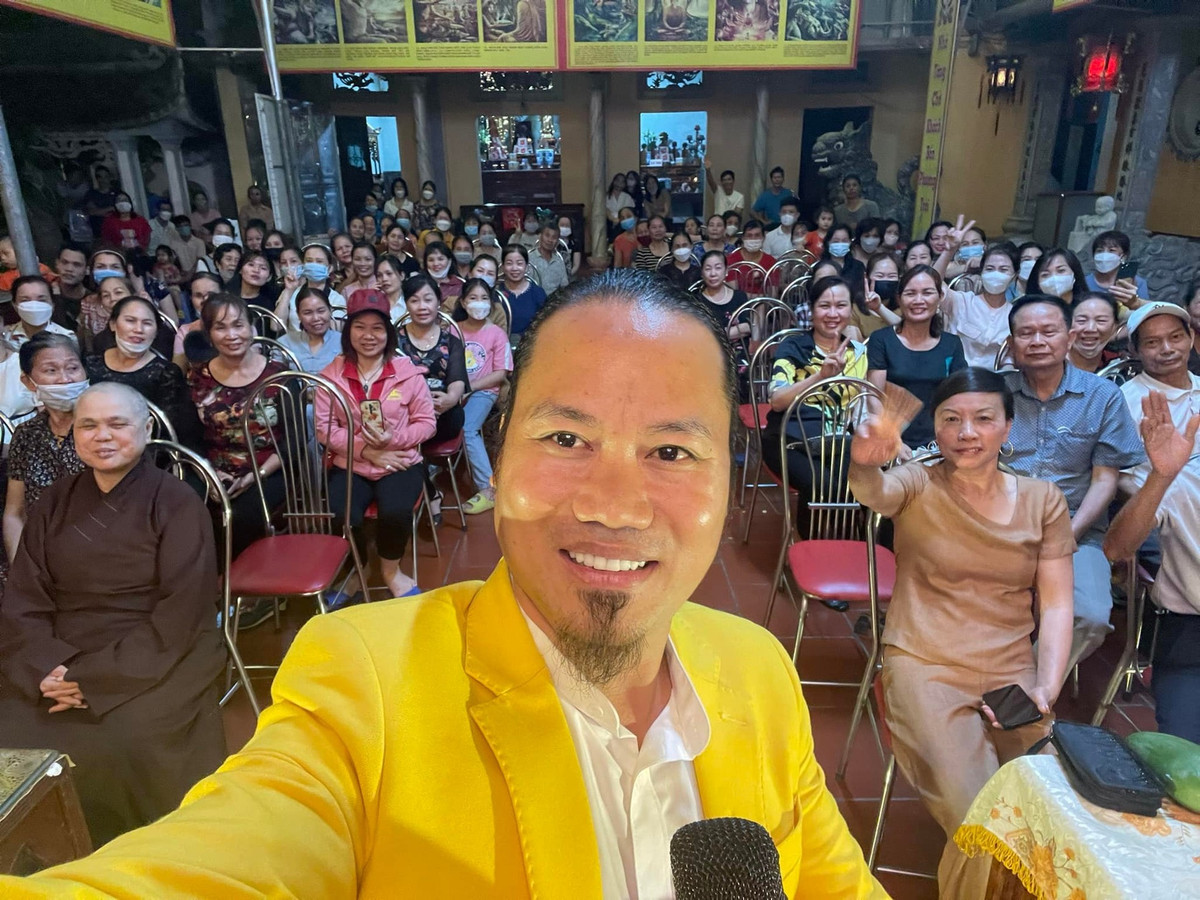 Vuong Rau: 'Toi ngheo ma nguoi ta cu noi la giau'