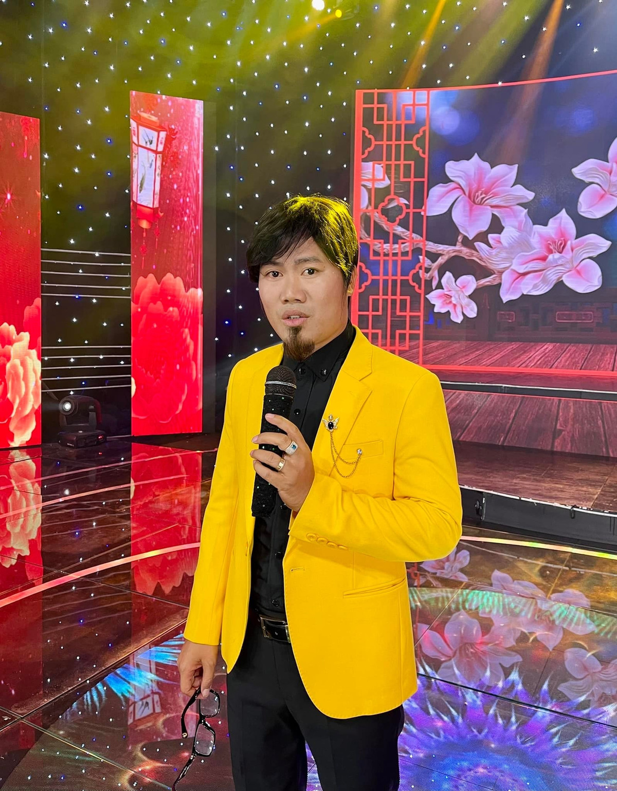 Vuong Rau: 'Toi ngheo ma nguoi ta cu noi la giau'-Hinh-2