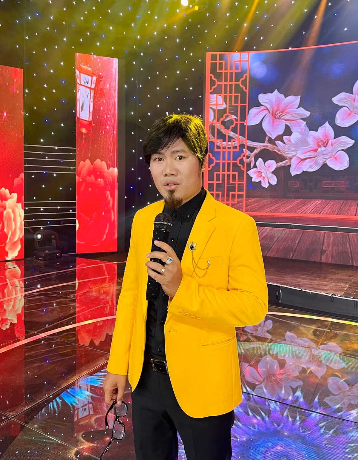 Vuong Rau: 'Toi ngheo ma nguoi ta cu noi la giau'-Hinh-2