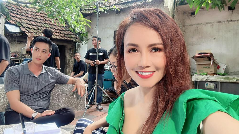 Hoang Yen len tieng khi bi noi 