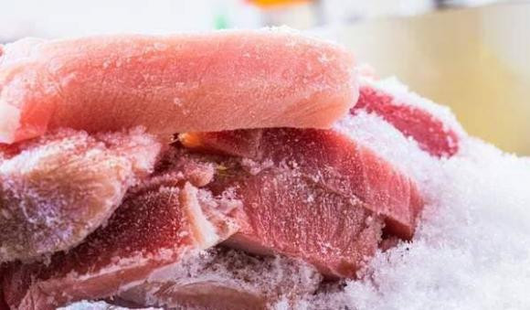 Ra dong thit khong duoc ngam nuoc, dau bep day 