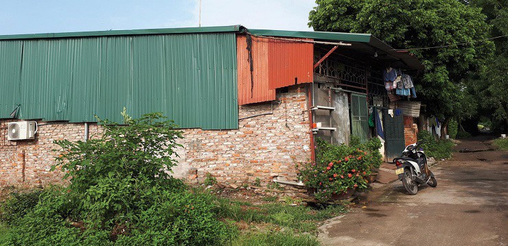 Mua đất xen kẹt, vợ chồng trẻ khóc dở mếu dở ảnh 1