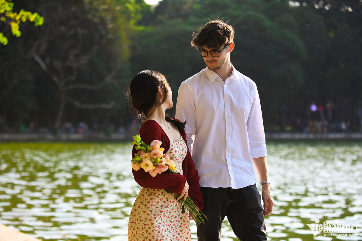 Du bao thoi tiet 24/4: Cham dut nang nong o mien Bac va mien Trung