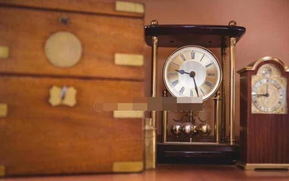 Ba noi nao trong nha khong duoc treo dong ho?-Hinh-2