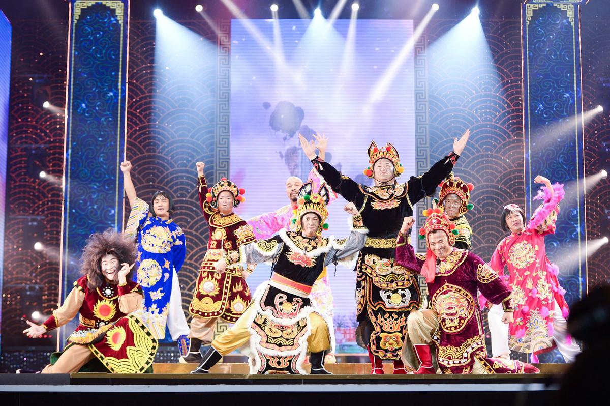 Hau truong thiet ke gan 100 bo trang phuc cho Tao Quan 2023-Hinh-7