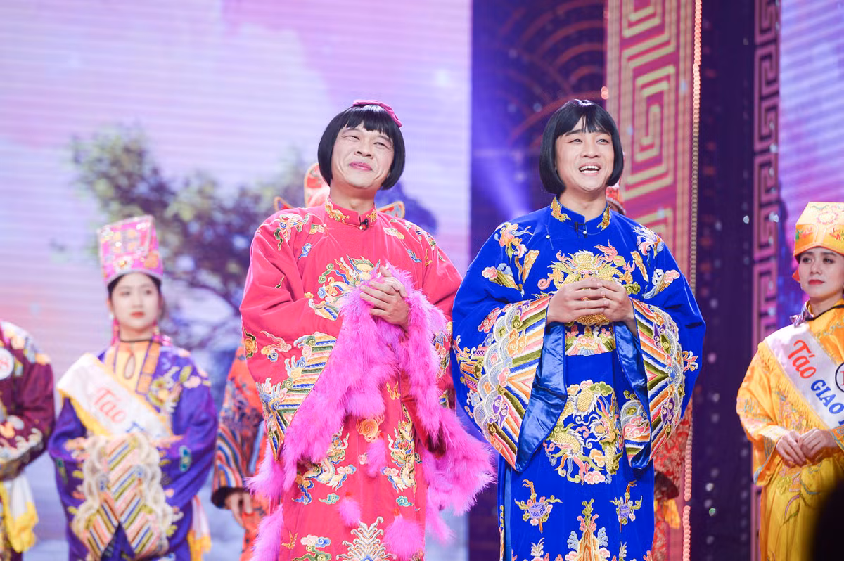 Hau truong thiet ke gan 100 bo trang phuc cho Tao Quan 2023-Hinh-9