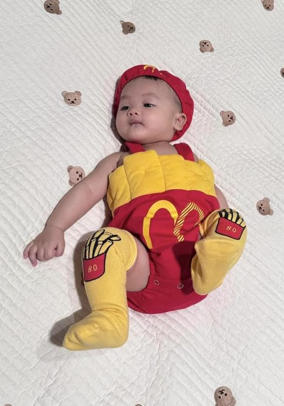 Ba xa Cuong Do La khoe loat anh dang yeu cua con trai-Hinh-4