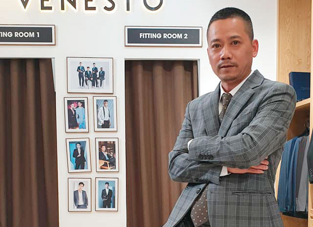 Binh Trong vien man ben vo tre kem 9 tuoi cung 3 con