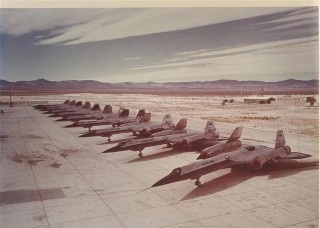 Những máy bay chiến đấu kỳ lạ xuất hiện tại khu vực 51 ảnh 3