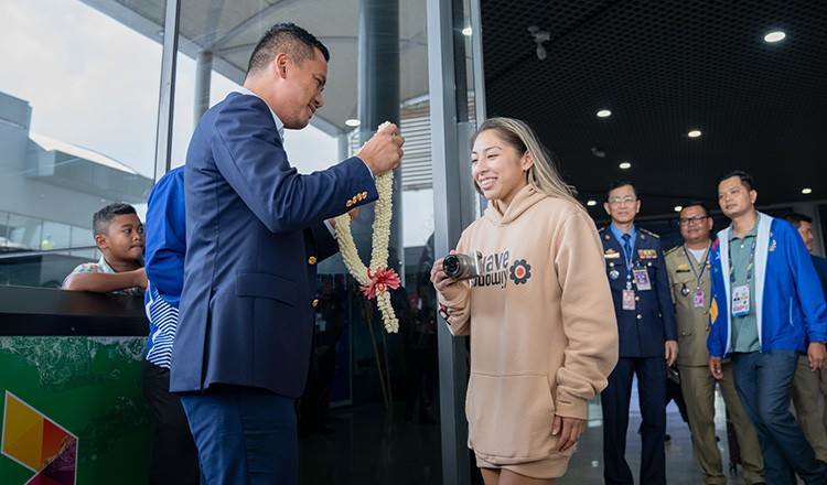 Hot girl Campuchia tu tin gianh 2 HCV SEA Games-Hinh-4