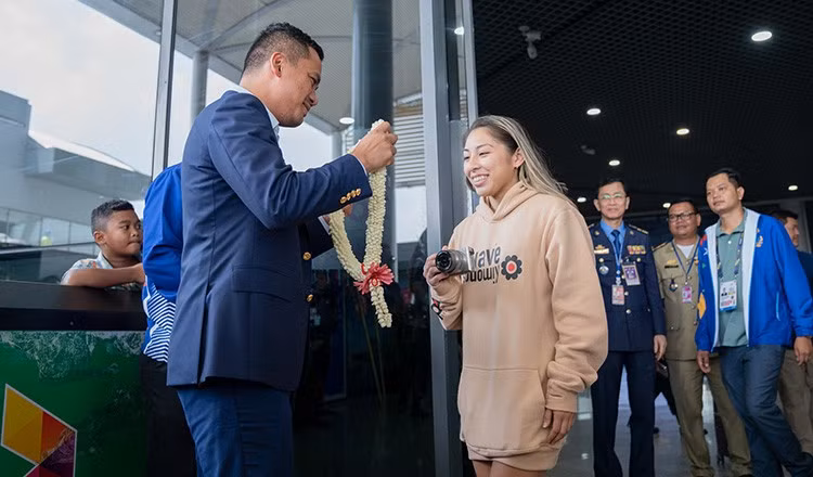 Hot girl Campuchia tu tin gianh 2 HCV SEA Games-Hinh-4