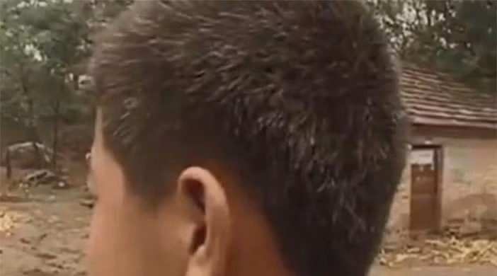 "Ngôi làng tóc bạc" bị đồn dính lời nguyền: Chuyên gia đến nghiên cứu ảnh 2 "Ngôi làng tóc bạc" bị đồn dính lời nguyền: Chuyên gia đến nghiên cứu ảnh 2