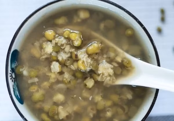 Nguoi gan yeu uong 4 loai nuoc nay de thanh nhiet, giai doc-Hinh-2