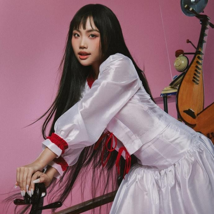 Phuong My Chi tuoi 20: Ra o rieng, mo cong ty lam Chu tich