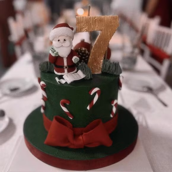 Son Tung - Hai Tu xuat hien chung khung anh, da dung gan hon-Hinh-2