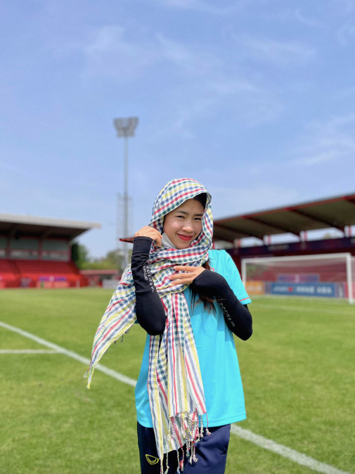 Song song với thành tích chiến thắng thứ 2 liên tiếp tại vòng bản Sea Games 32 của đội tuyển bóng đá nữ Việt Nam, những cô gái vàng cũng luôn được rất nhiều sự quan tâm của người hâm mộ.