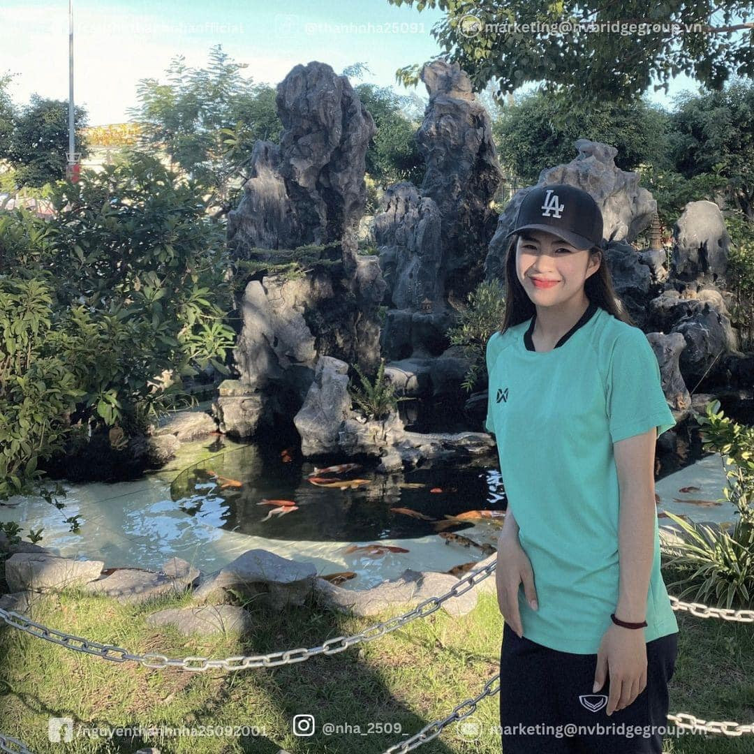 Thanh Nhã sinh năm 2001, hiện đang thuộc biên chế của CLB nữ Hà Nội.