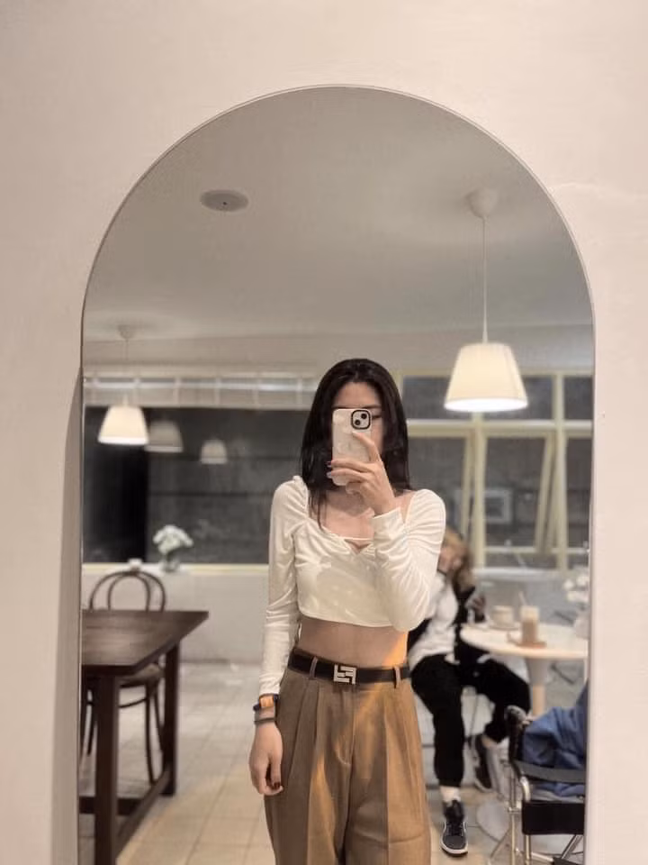 Gu thời trang của cô nàng cũng "chất" không kém fashionista nào.