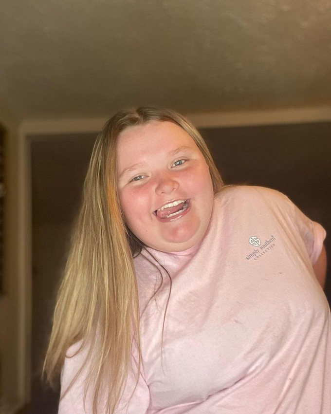 Dien mao thay doi va song gio cuoc doi cua hoa hau nhi-Hinh-6